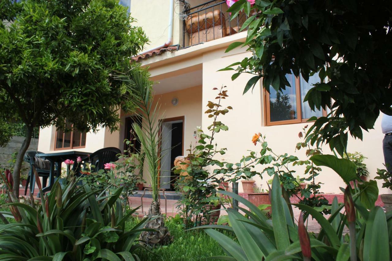 Guest House Noah&Kristel Berat Exterior foto